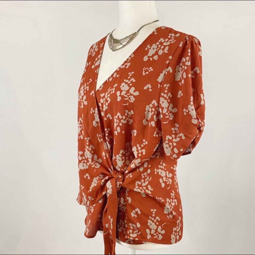 NWOT - WEST KEI  Floral Tie Wrap Blouse by Stitchfix. (Terracotta)